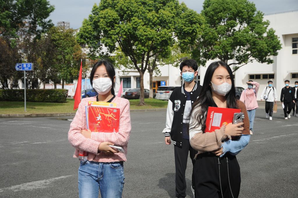 韩国大尺度巜偷欢2