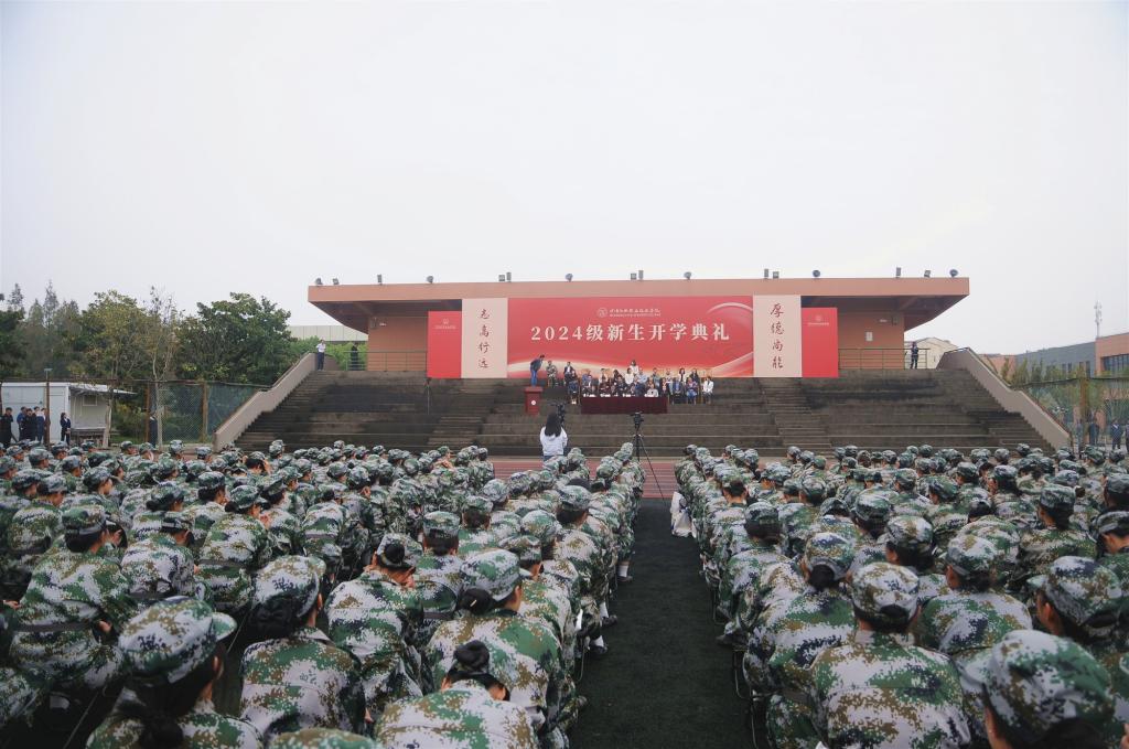 韩国大尺度巜偷欢2