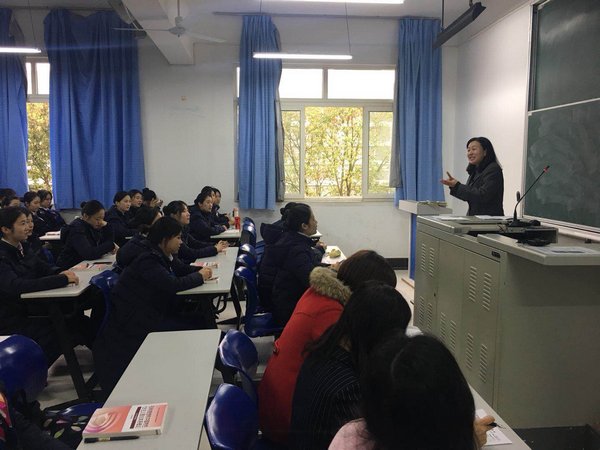 韩国大尺度巜偷欢2
