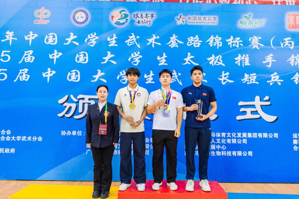 韩国大尺度巜偷欢2