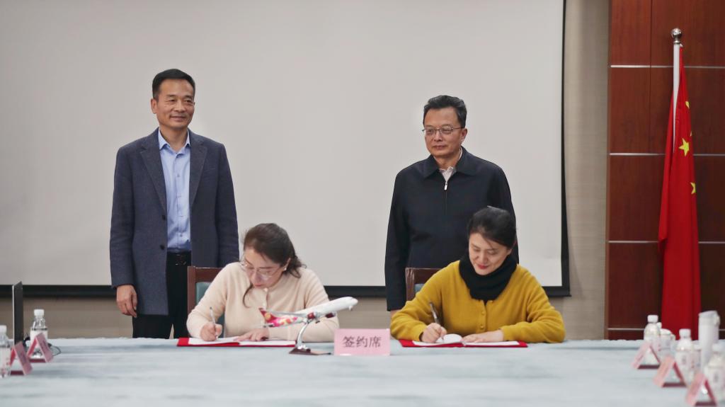 韩国大尺度巜偷欢2