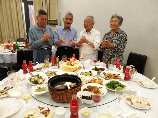 韩国大尺度巜偷欢2
