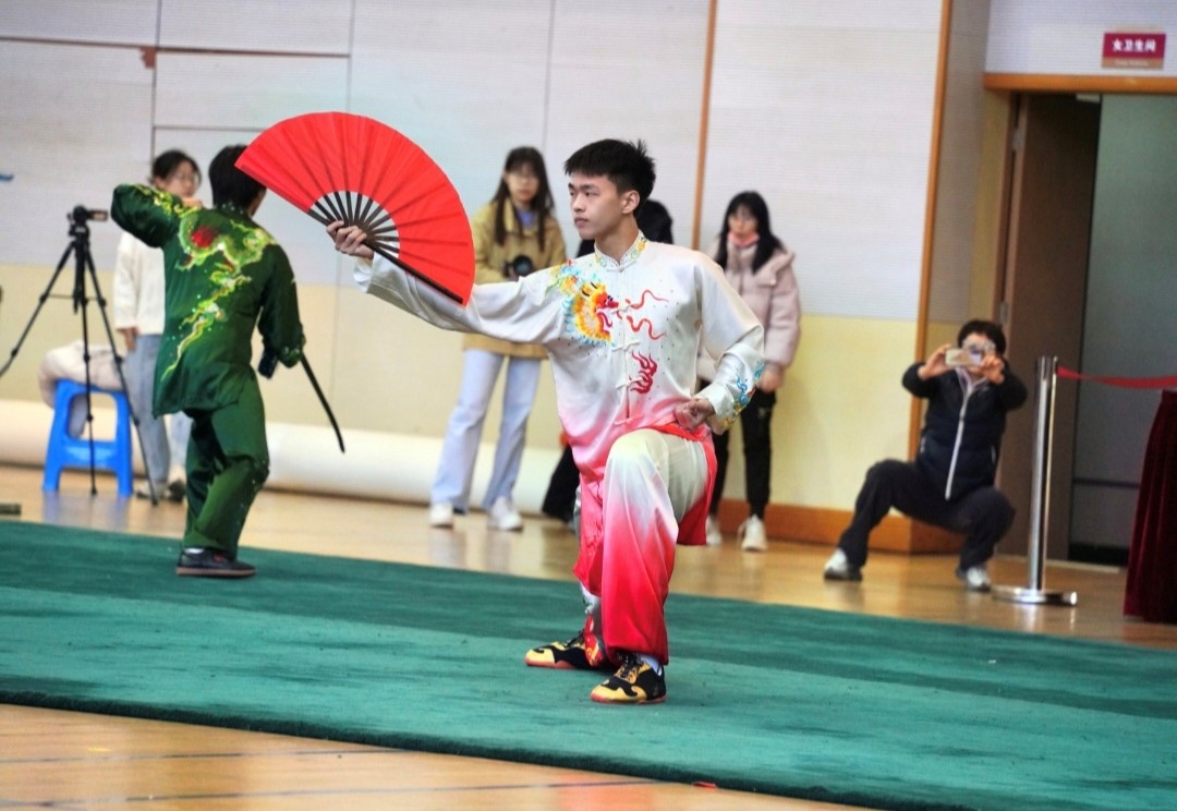 韩国大尺度巜偷欢2